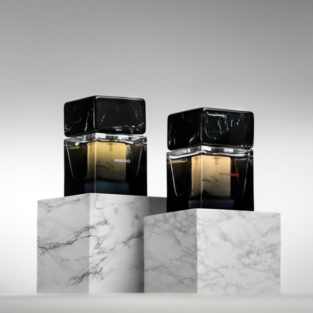 SORA DORA Parfum Flakons – Lifestyle-Aufnahme