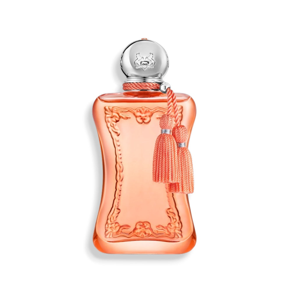 Parfums de Marly Athénaïs Eau de Parfum Flakon aus apricotfarbenem Glas mit silberner Kappe und dekorativer Quaste