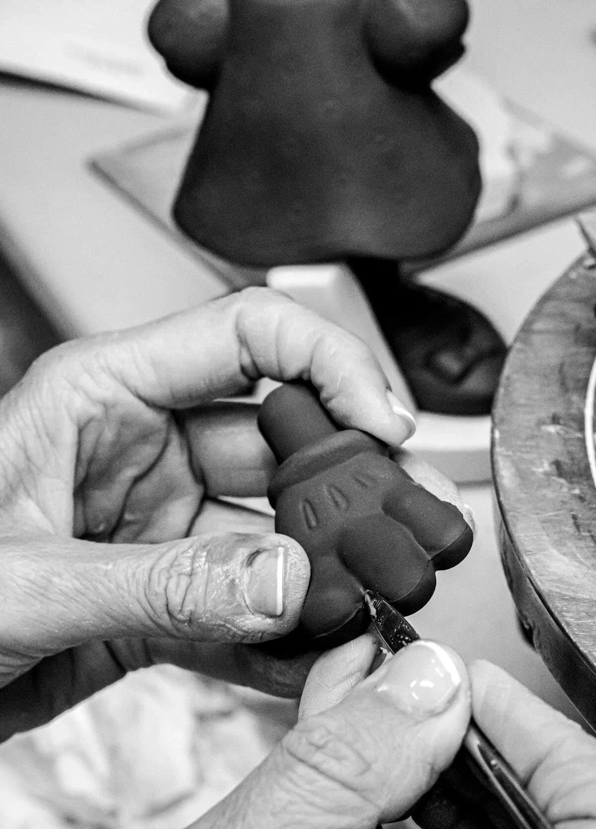 Lladró Statue Minnie in black