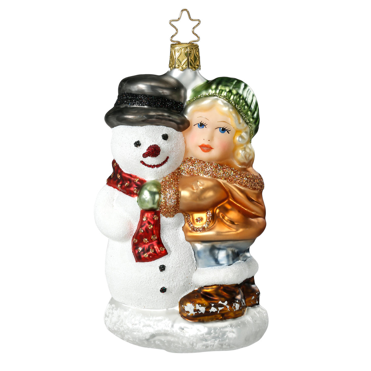 Inge Glas Christbaumschmuck Mädchen umarmt Schneemann mit Zylinder und rotem Schal, 12 cm