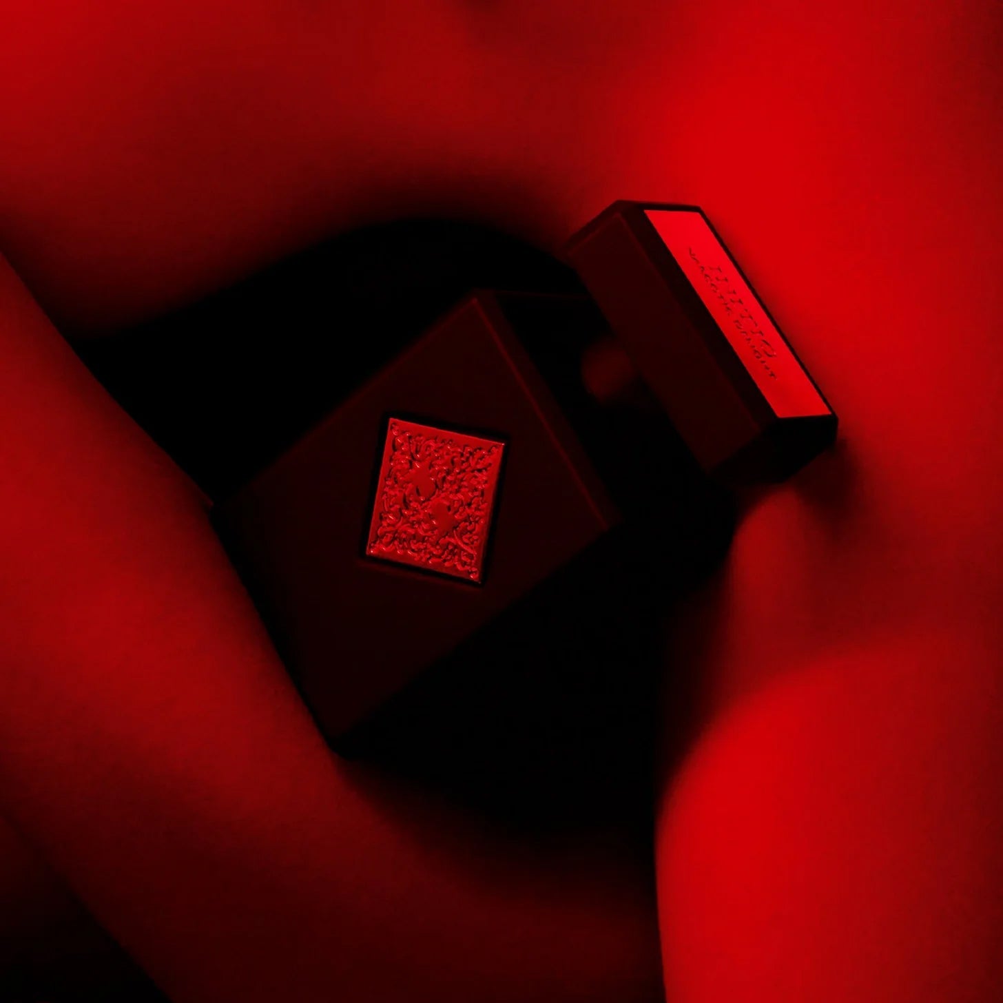 Initio_Narcotic_Delight_liefstyle_b