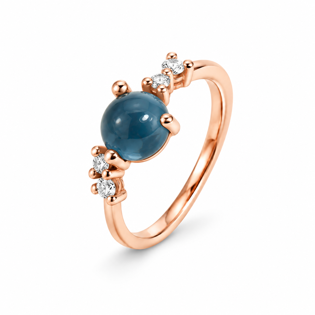 Noën Stellini II ring in 18kt rose gold with London Blue Topaz cabochon and diamonds