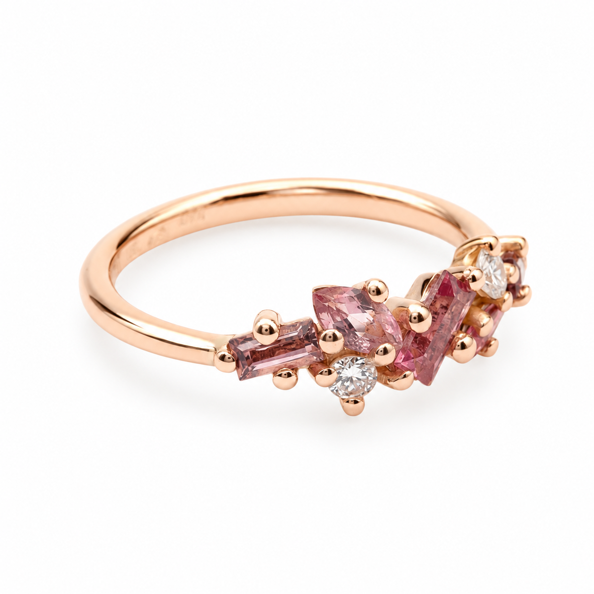 Noën Ring Luz aus 18kt Roségold mit pinkfarbenem Turmalin im Baguetteschliff und Diamanten