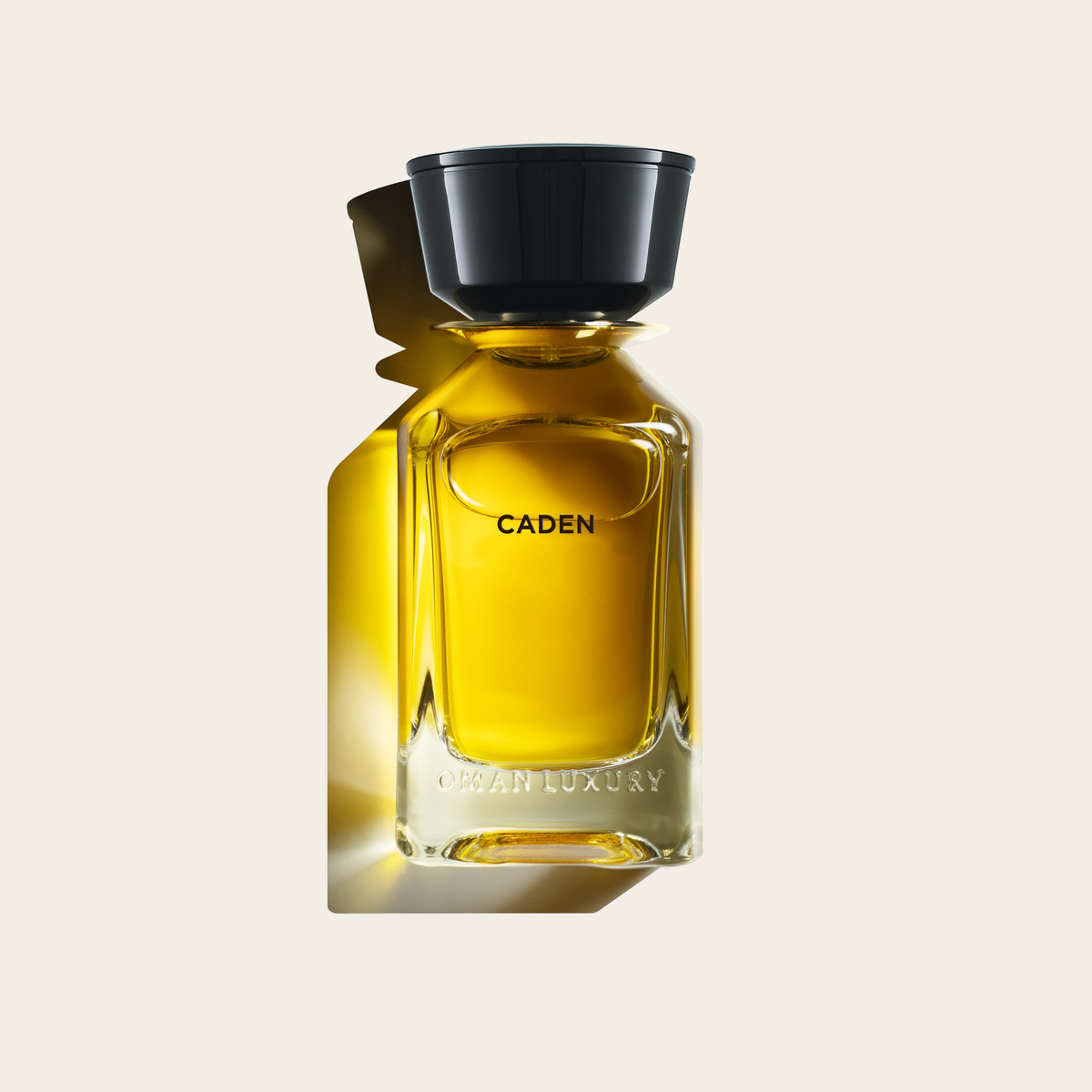 Caden EdP von Omanluxury – würzig-ledriger orientalischer Nischenduft mit Safran und Tonka, Flakon