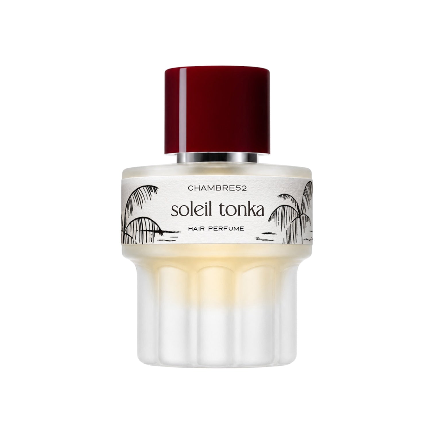 CHAMBRE52 Soleil Tonka Hair Perfume im weißen Flakon mit skulpturalem Sockel, roter Verschlusskappe und dekorativem Etikett.