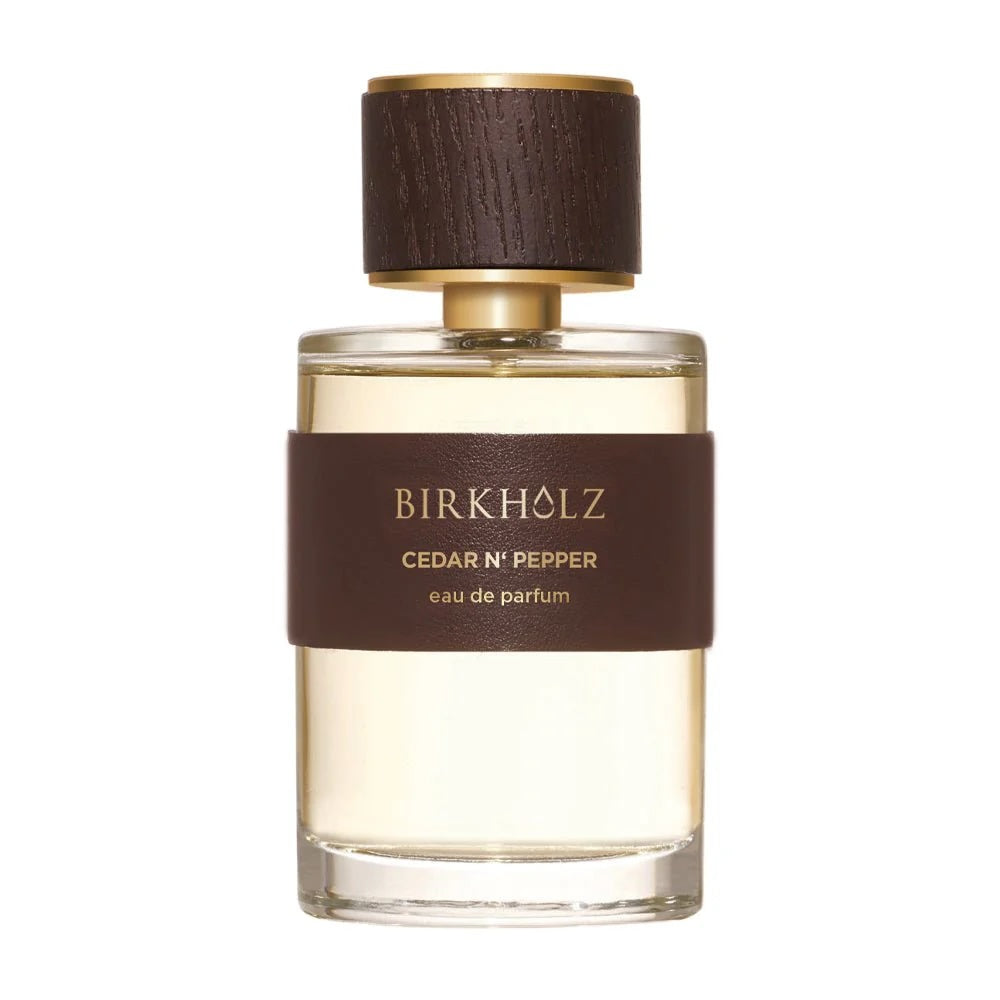 Flakon von Cedar N’ Pepper – handgefertigt, eleganter holziger Unisex-Duft aus Berlin