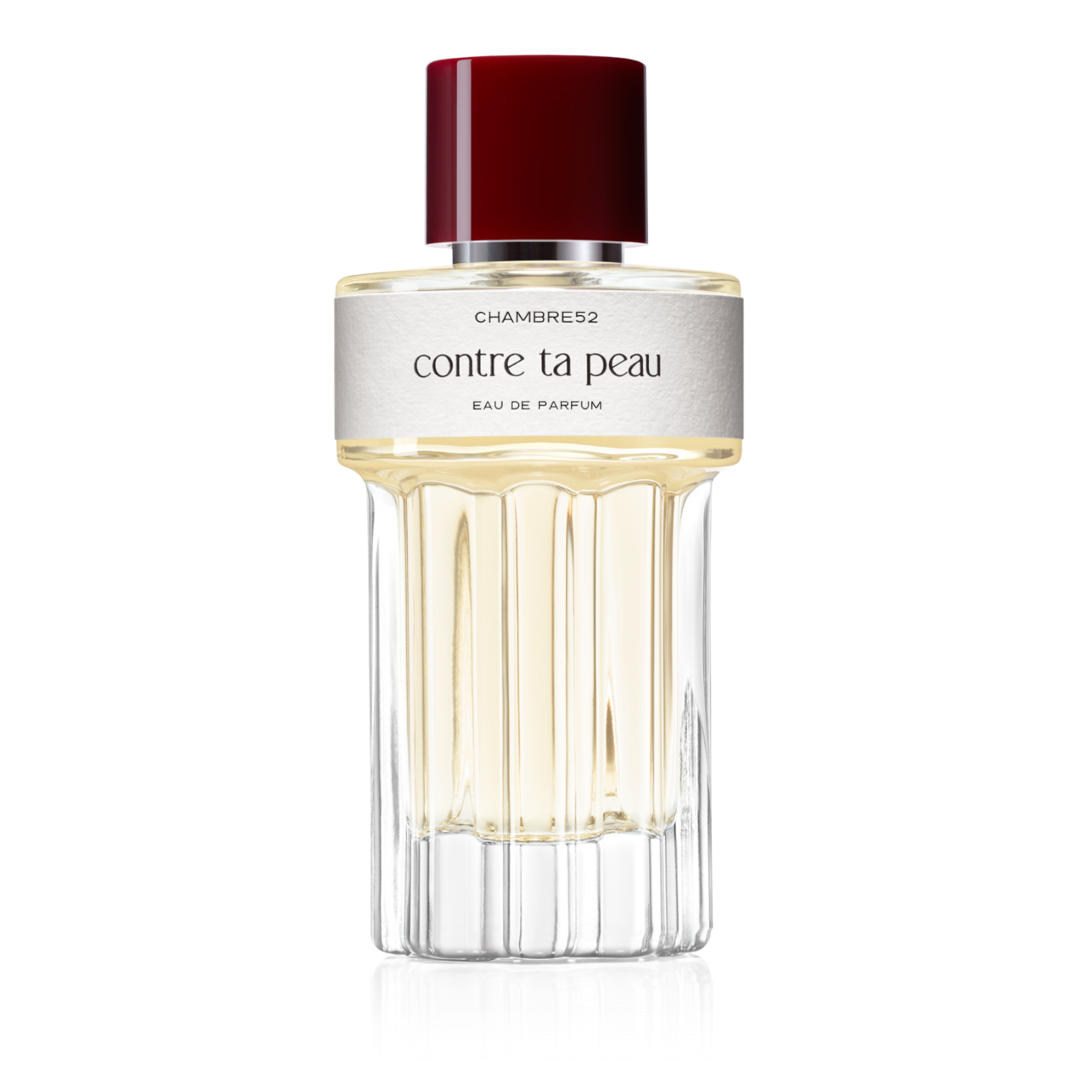 100ml Flakon von Contre ta Peau von Chambre52 – rundes Glasflakon mit bordeauxrotem Verschluss und cremeweißem Etikett.