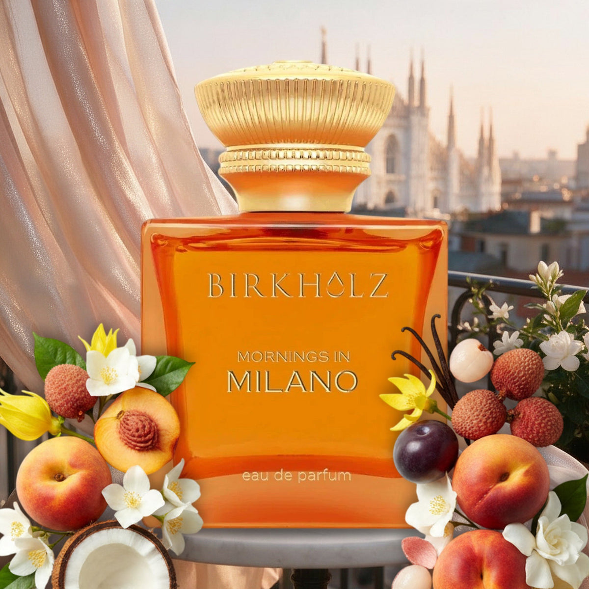 Mornings in Milano von Birkholz – Flakon mit Pfirsich, Kokosnuss, Litschi, Pflaume, Jasmin und Gardenie vor dem Mailänder Dom