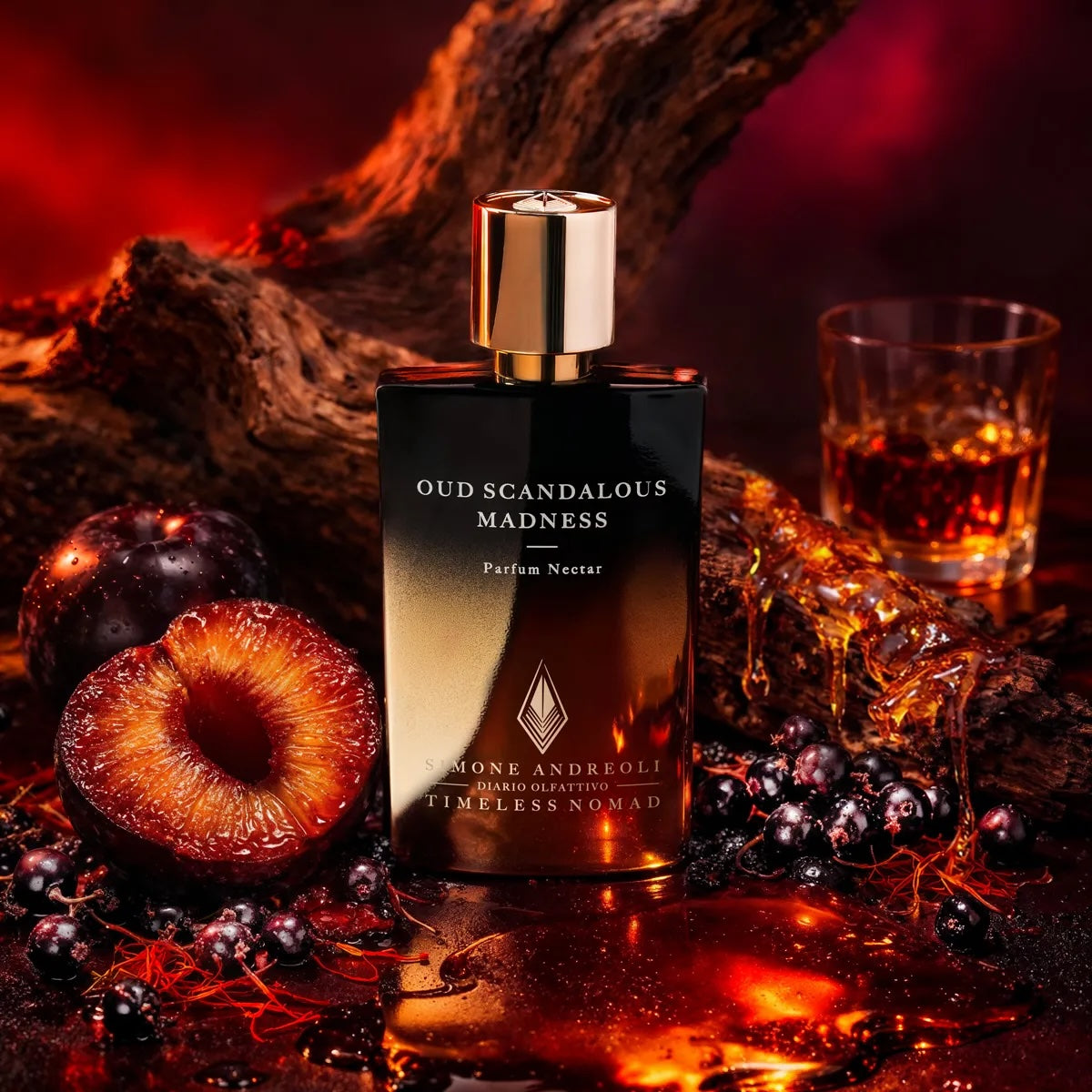 Oud Scandalous Madness von Simone Andreoli – Flakon mit dunkel-fruchtigem Oud-Duft in Szene gesetzt