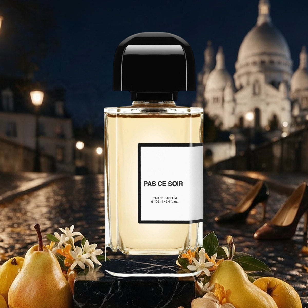 Pas Ce Soir von BDK Parfums mit Birne, Quitte, Ingwer und Orangenblüte vor Montmartre und Sacré-Cœur bei Nacht im Herbst