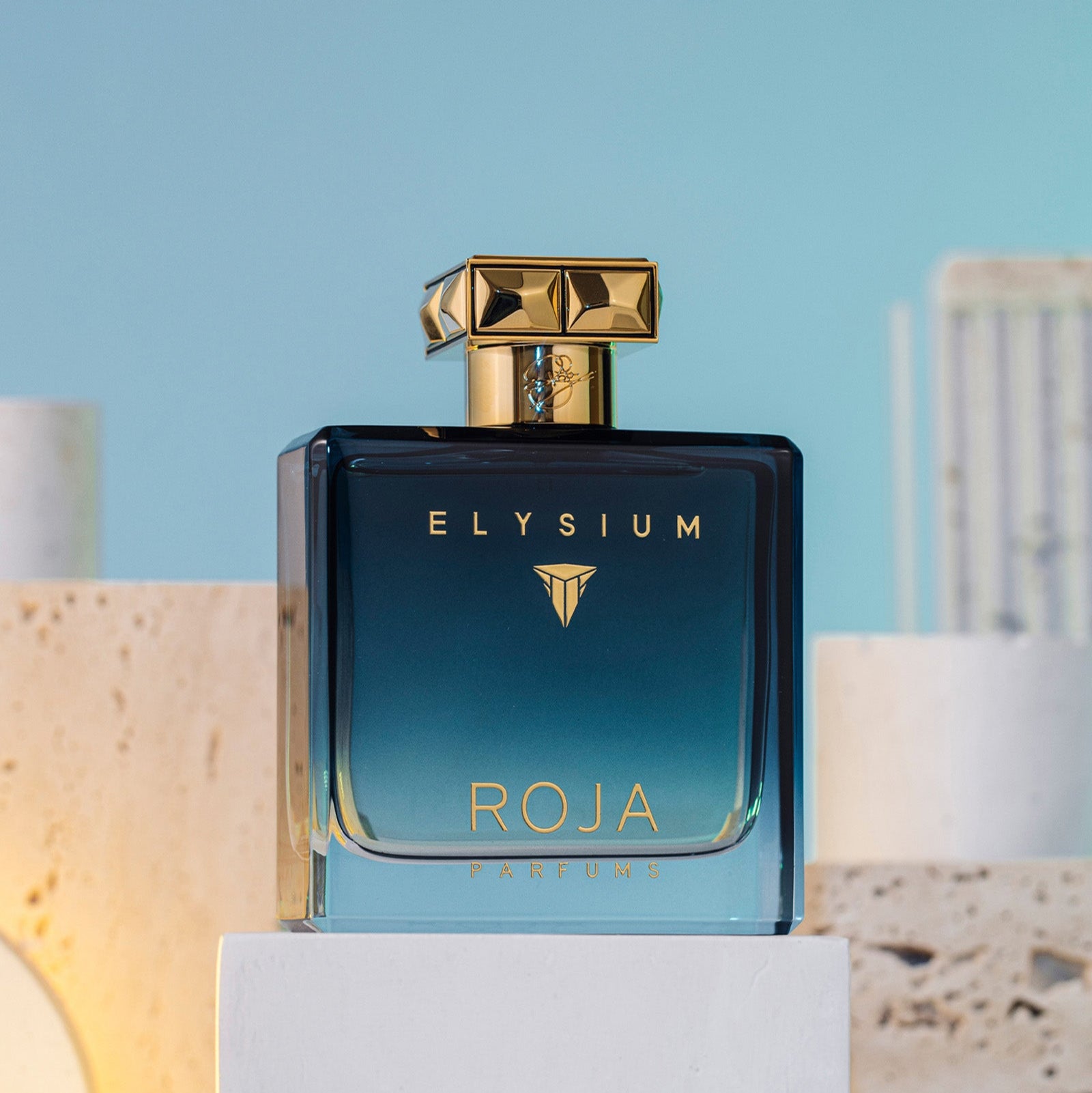 Elysium Parfum Cologne Pour Homme von Roja Parfums – eleganter Flakon mit goldener Kappe, vereint Frische und Tiefe. Jetzt bei 4D OUTFITTERS erhältlich.​